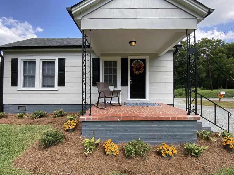 1328 E Main St, Mebane, NC 27258