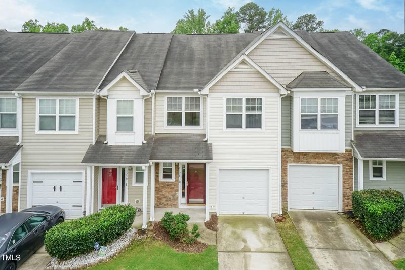 1328 Stone Manor Dr, Raleigh, NC 27610