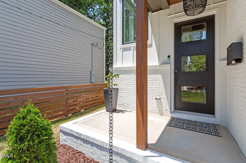 1329 Courtland Dr, Raleigh, NC 27604