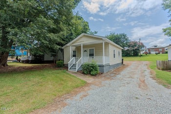 1329 Parker St, Burlington, NC 27217