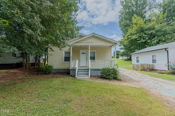 1329 Parker St, Burlington, NC 27217
