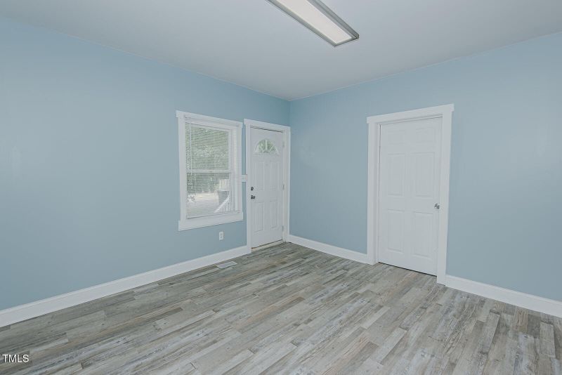 1329 Parker St, Burlington, NC 27217