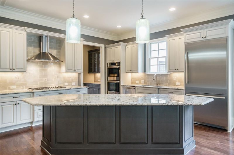 1329 Queensferry Rd, Cary, NC 27511