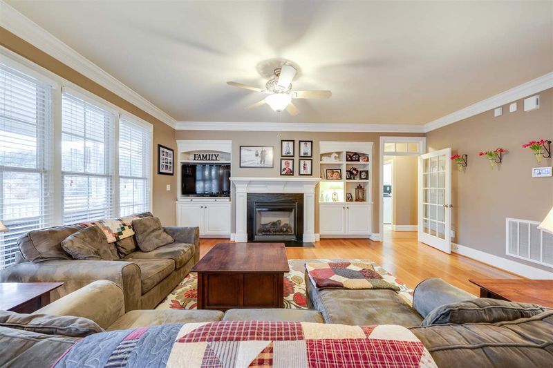 1329 Turner Woods Dr, Raleigh, NC 27603