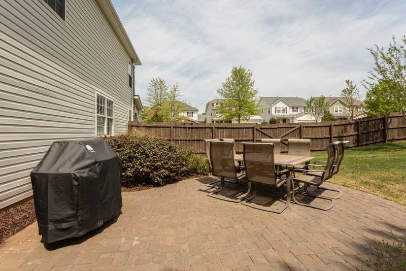133 Folsom Dr, Holly Springs, NC 27540