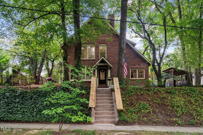 1330 Mordecai Dr, Raleigh, NC 27604