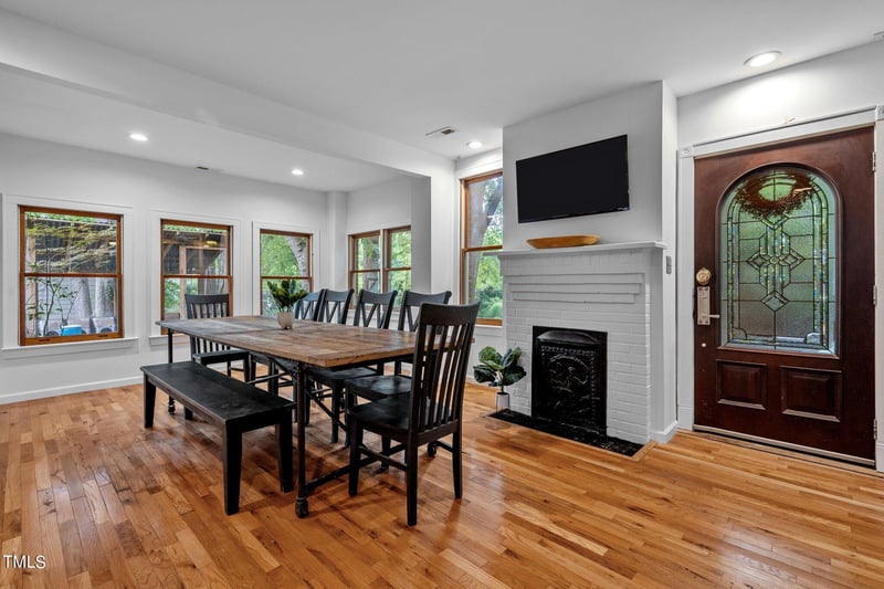 1330 Mordecai Dr, Raleigh, NC 27604