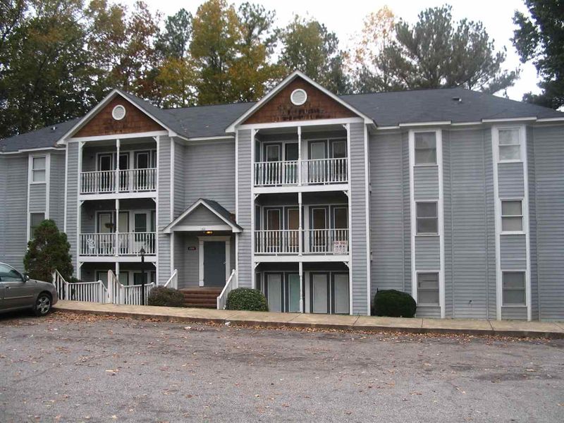 1331 Park Glen Dr #303, Raleigh, NC 27610