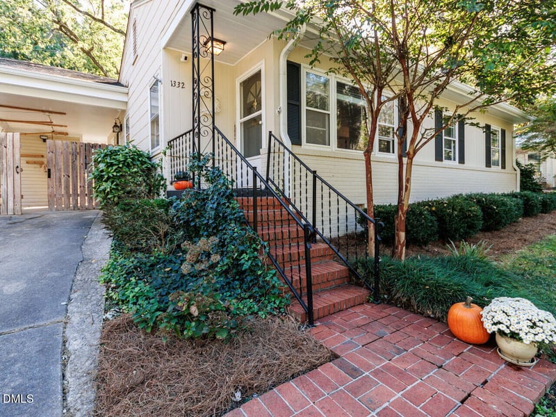 1332 Banbury Rd, Raleigh, NC 27607