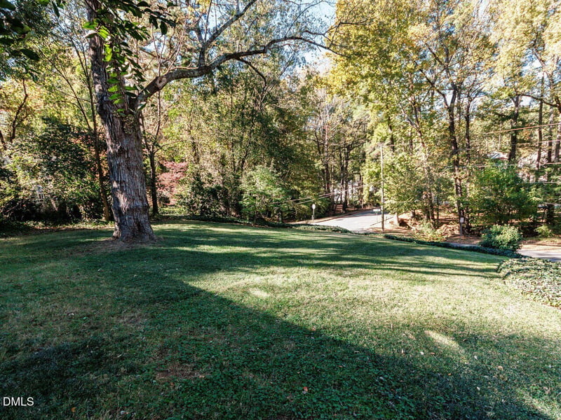 1332 Banbury Rd, Raleigh, NC 27607