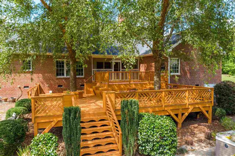 1332 Clayton Rd, Fuquay Varina, NC 27526