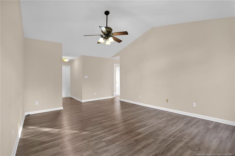 1332 Oak Knolls Dr, Fayetteville, NC 28314