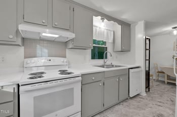 1332 Stallings Rd, Chapel Hill, NC 27516