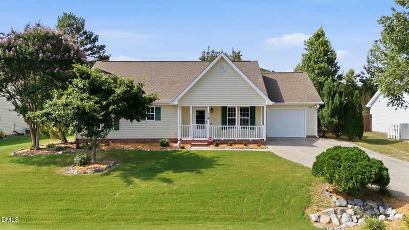 1333 Stone Arch Dr, Fuquay Varina, NC 27526