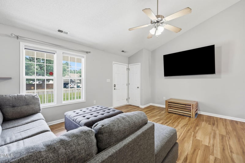 1333 Stone Arch Dr, Fuquay Varina, NC 27526
