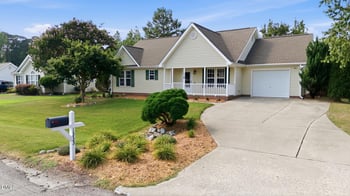 1333 Stone Arch Dr, Fuquay Varina, NC 27526