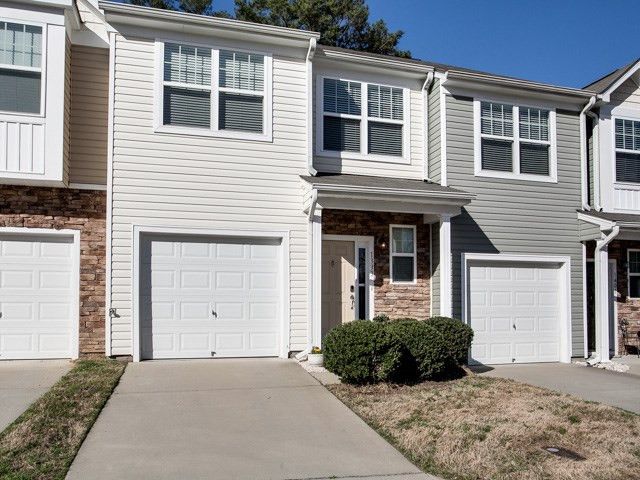 1333 Stone Manor Dr, Raleigh, NC 27610
