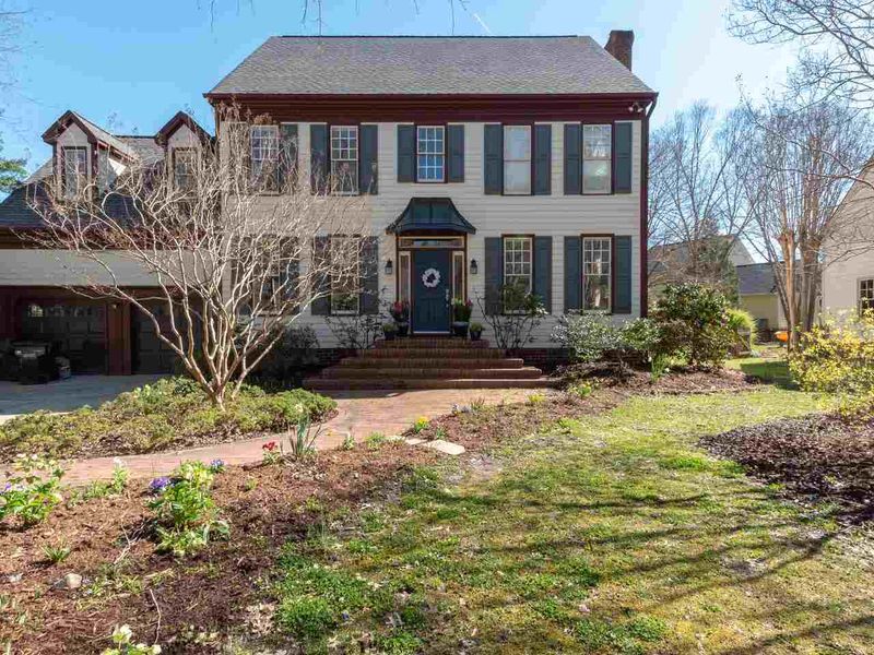 1334 Daventry Ct, Chapel Hill, NC 27517