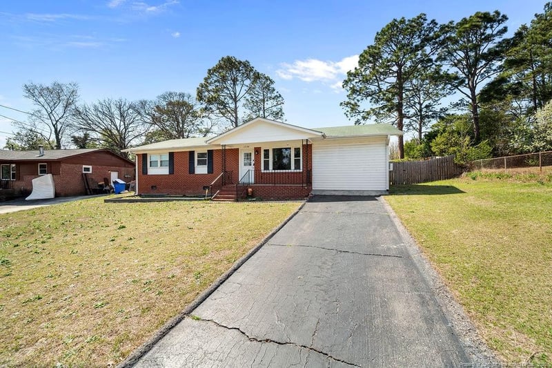 1334 Devonshire Dr, Fayetteville, NC 28304