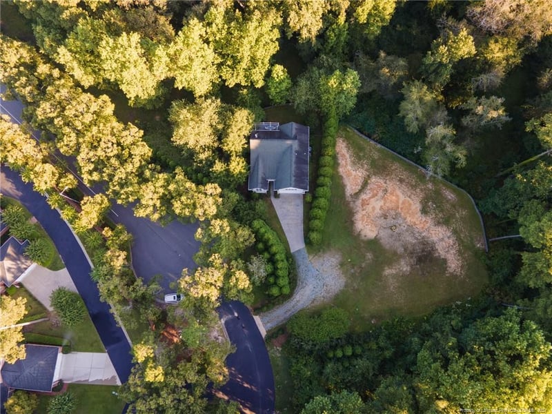 1335 Longleaf Dr, Fayetteville, NC 28305