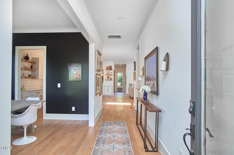 1336 Courtland Dr, Raleigh, NC 27604