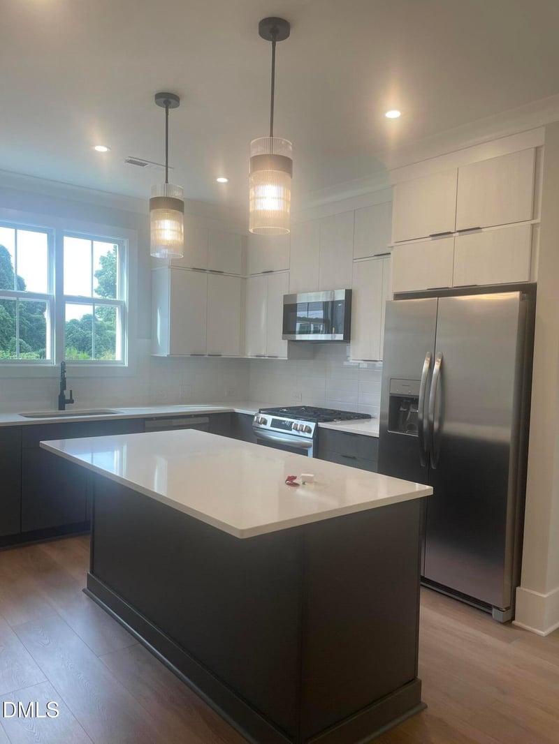 1337 Courtland Dr, Raleigh, NC 27604