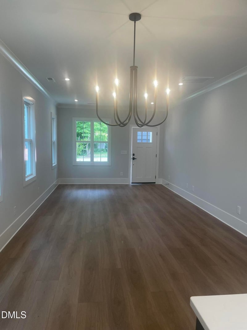 1337 Courtland Dr, Raleigh, NC 27604