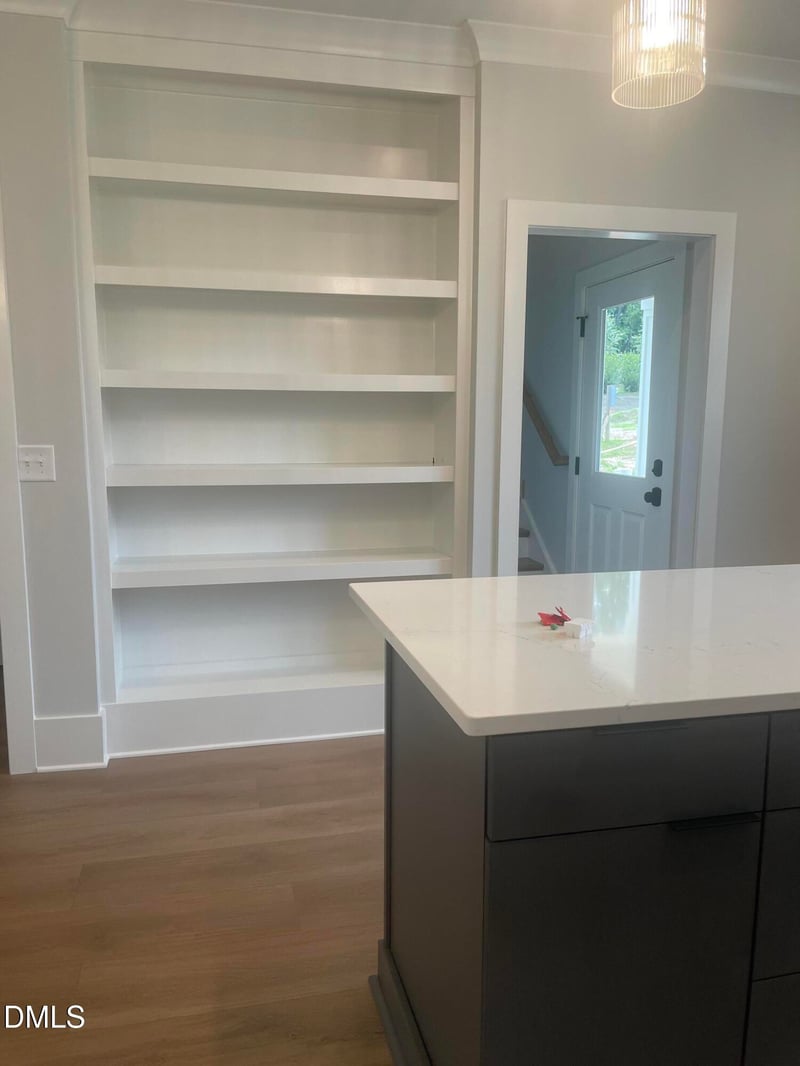 1337 Courtland Dr, Raleigh, NC 27604