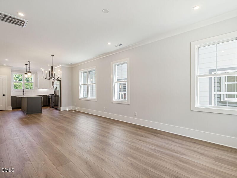 1337 Courtland Dr, Raleigh, NC 27604