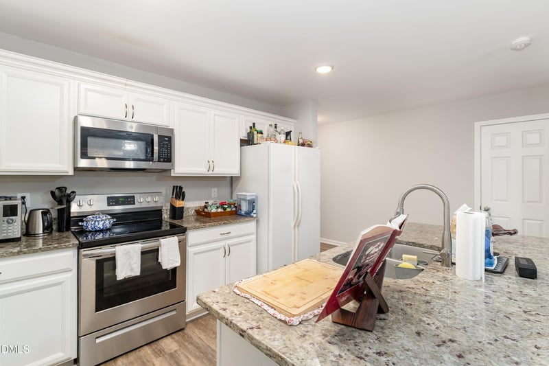 1337 Taylor Dr, Fayetteville, NC 28301