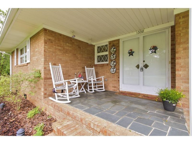 1338 Cherry Dr, Burlington, NC 27215
