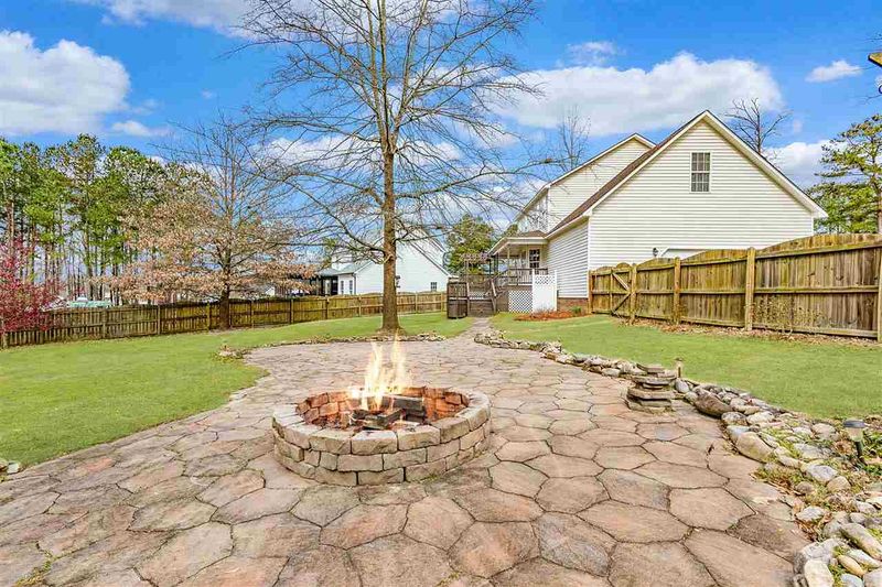 134 Broom Sage Dr, Angier, NC 27501