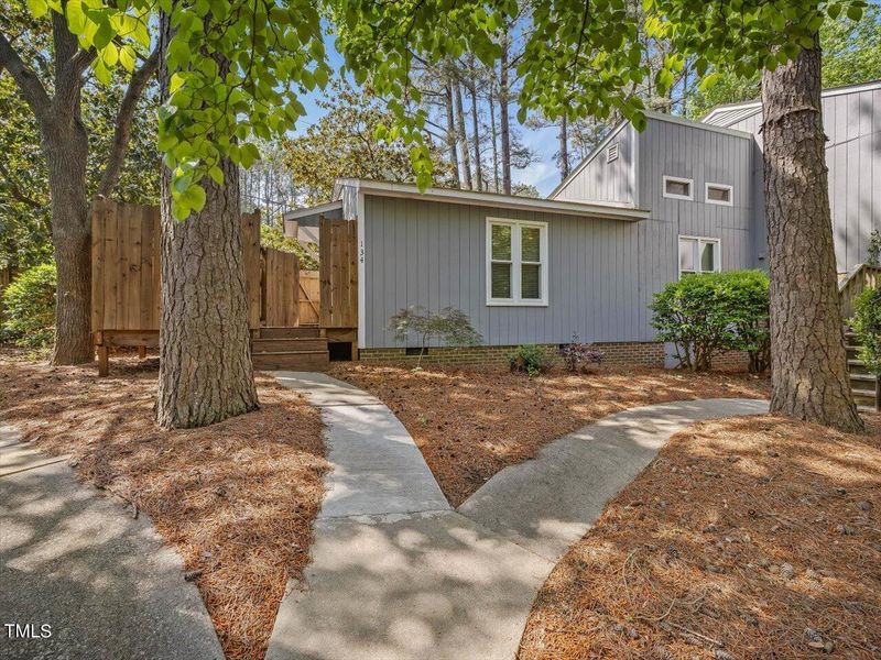 134 Carmichael Ct, Cary, NC 27511