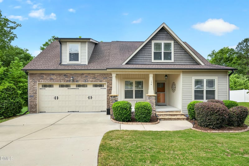 134 Chippenham Ct, Clayton, NC 27520