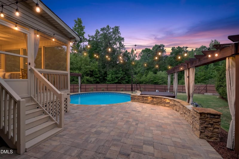 134 Chippenham Ct, Clayton, NC 27520