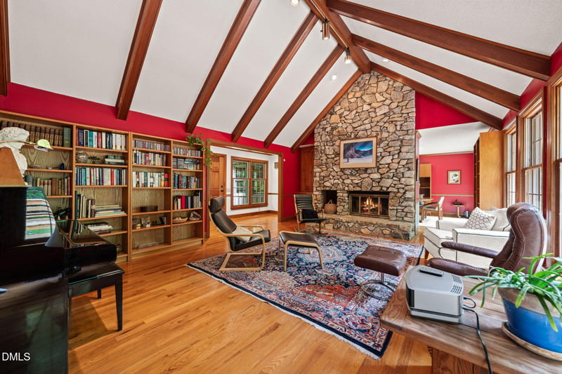 134 Hunters Ridge Rd, Chapel Hill, NC 27517