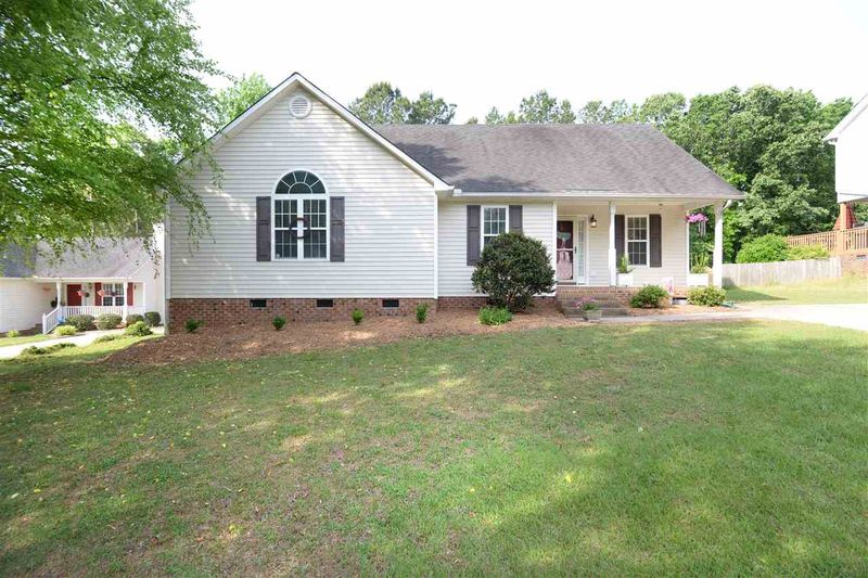 134 Lily Crossing Dr, Clayton, NC 27527