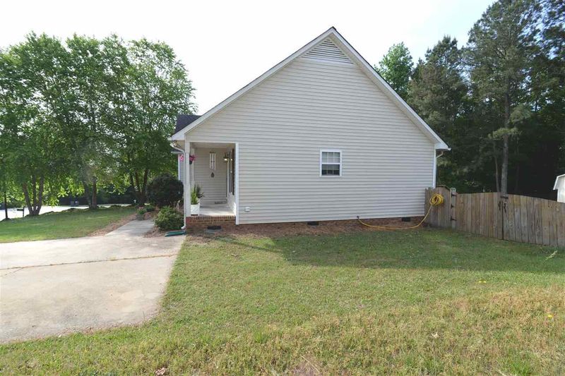 134 Lily Crossing Dr, Clayton, NC 27527