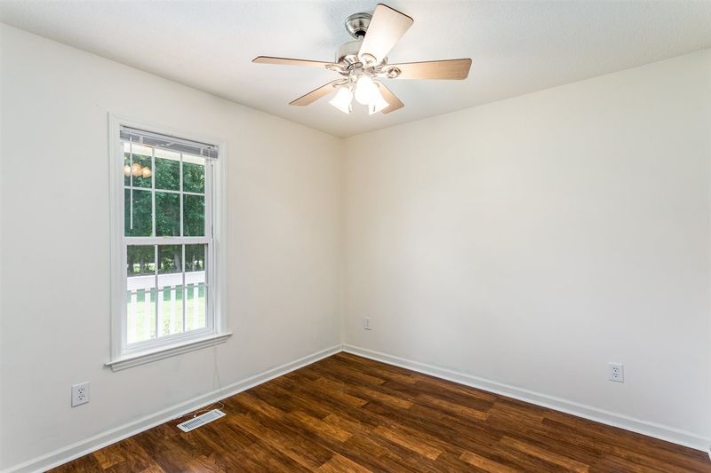 134 Little River Dr, Zebulon, NC 27597