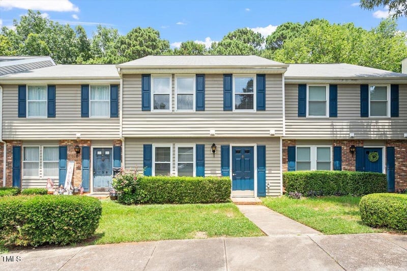 134 Luxon Pl, Cary, NC 27513