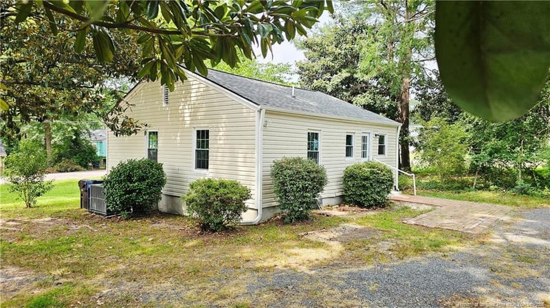 134 Mcgill St, Sanford, NC 27330