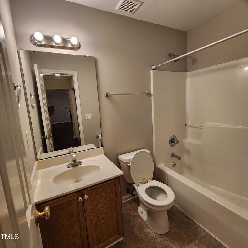 134 Oak Ave, Wake Forest, NC 27587