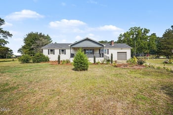 134 Old Oak Ln, Dunn, NC 28334