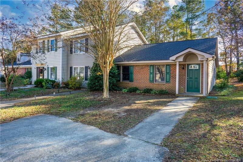134 Rollingwood Dr, Dunn, NC 28334