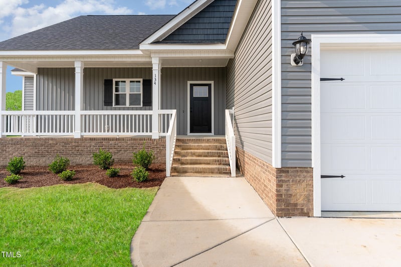 134 Royal Ave, Selma, NC 27576
