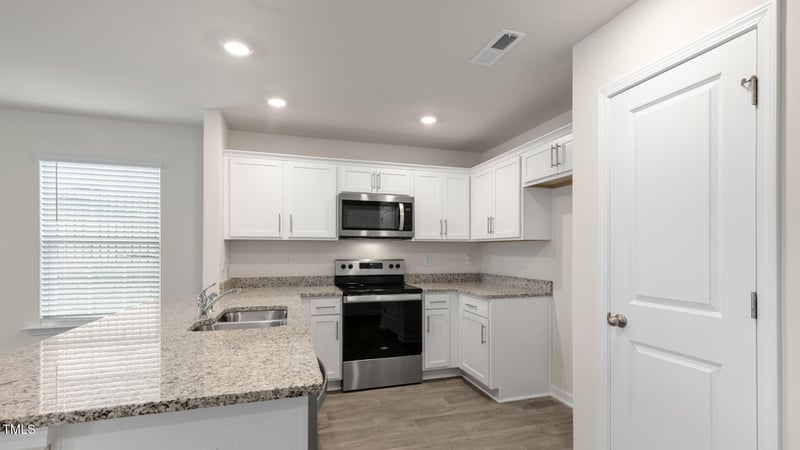 134 Rusling Leaf Dr, Fuquay Varina, NC 27526