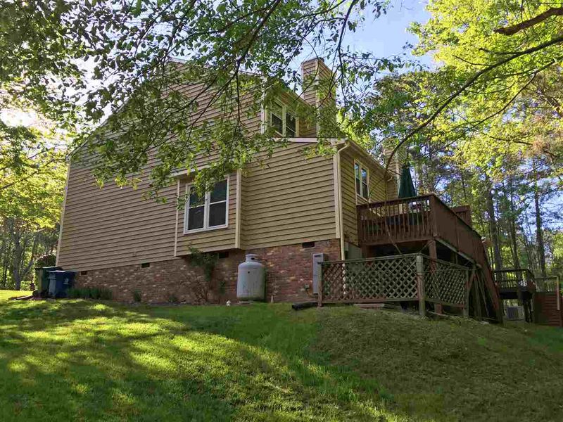 134 Timber Ridge Dr, Durham, NC 27713