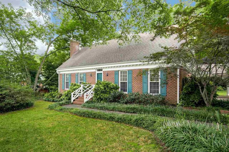 1340 Bloomingdale Dr, Cary, NC 27511