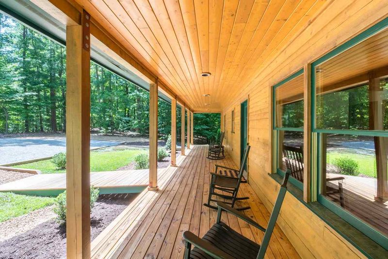 1341 Clearwater Lake Rd, Chapel Hill, NC 27517