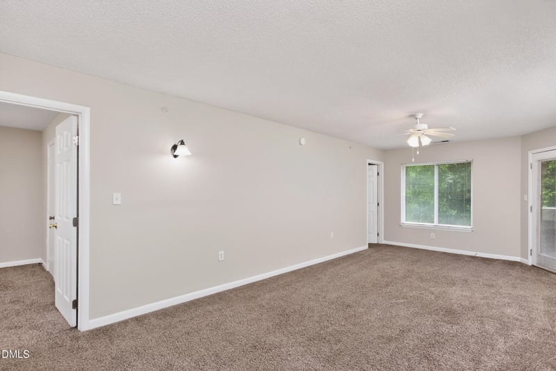 1341 Crab Orchard Dr #303, Raleigh, NC 27606